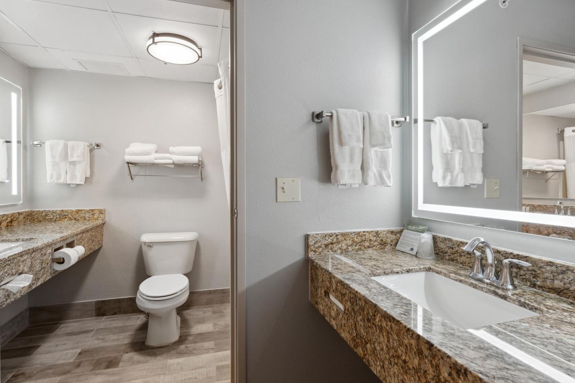 Hotel Americinn By Wyndham 2*